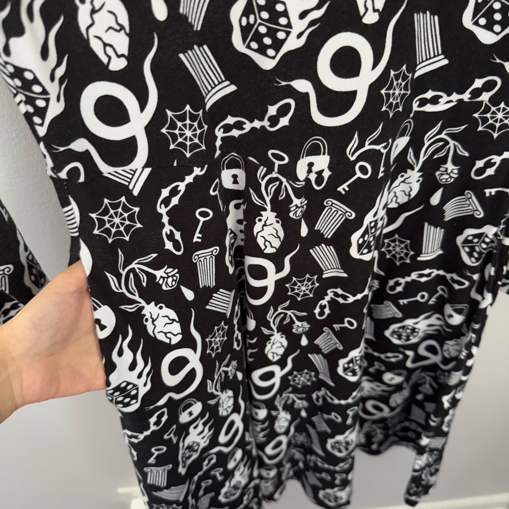 Nooworks‎ Small Ursula Mini Dress Odin Fit Flare Black White Novelty Long Sleeve - Picture 6 of 9